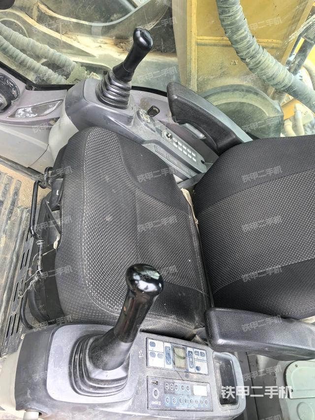 座椅后部(驾驶室部分) 座椅后部(驾驶室部分)