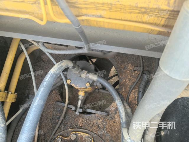 中央回转接头特写(上车部件) 中央回转接头特写(上车部件)