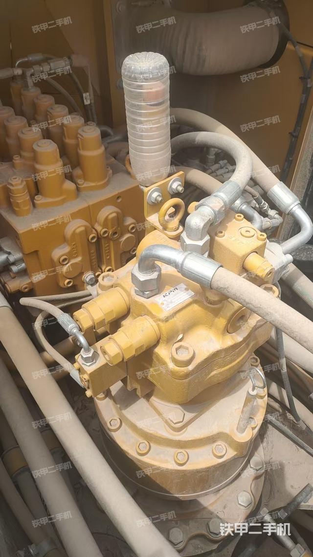 驾驶室整体(整机外观) 驾驶室整体(整机外观)