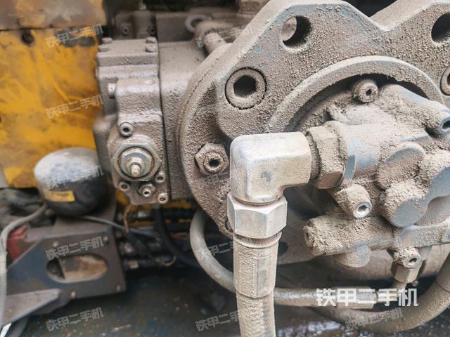 液壓泵斜45?左（大件艙室）