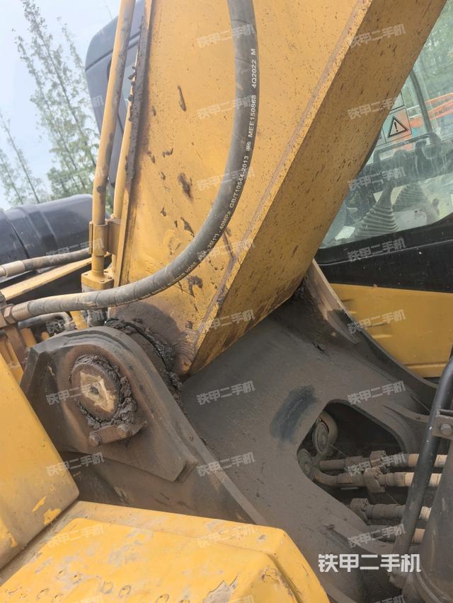 大臂根部 斜视(工作和回转装置) 大臂根部 斜视(工作和回转装置)