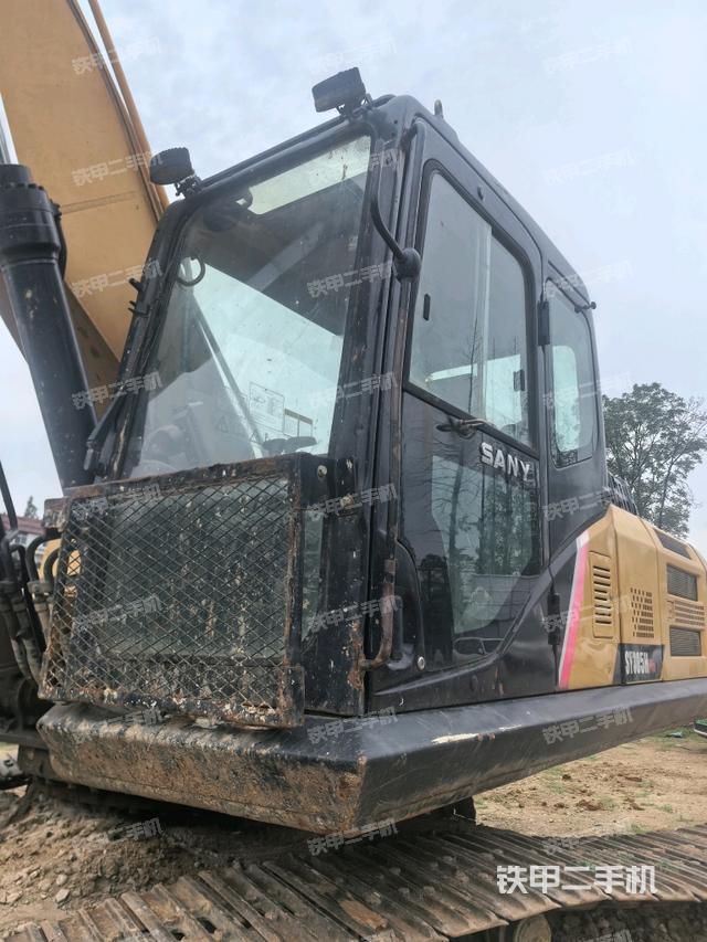 驾驶室左前45度(驾驶室部分) 驾驶室左前45度(驾驶室部分)