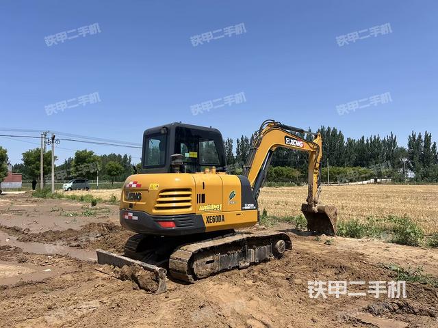 整机右后45°(整机外观) 整机右后45°(整机外观)