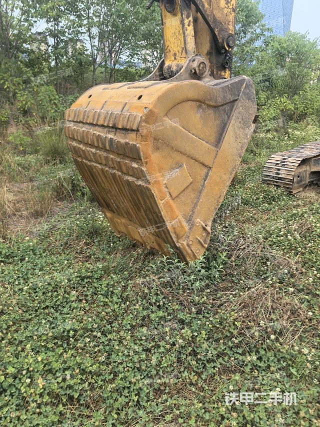 铲斗45度(工作和回转装置) 铲斗45度(工作和回转装置)