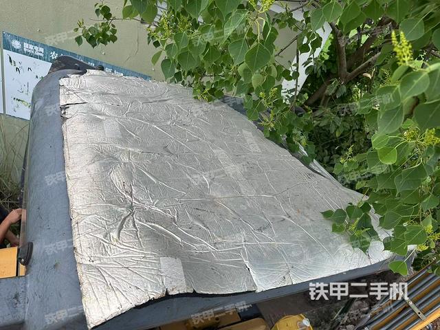 驾驶室顶部(整机外观) 驾驶室顶部(整机外观)