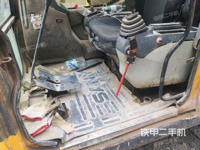 駕駛室正側(cè)（駕駛室部分）