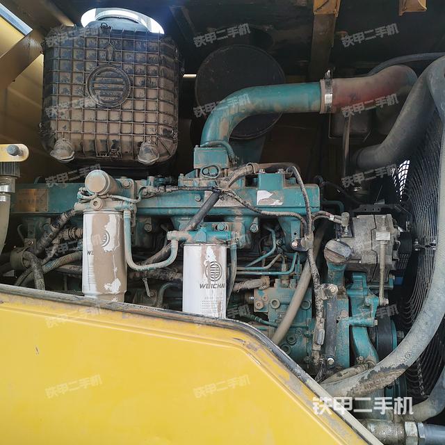 发动机右侧（整机外观及大件）