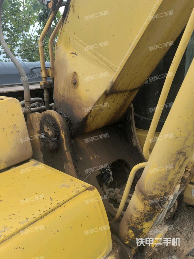 大臂根部 斜视(工作和回转装置) 大臂根部 斜视(工作和回转装置)