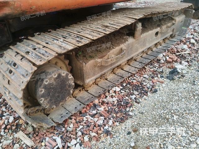 右侧履带整体(行走机构) 右侧履带整体(行走机构)