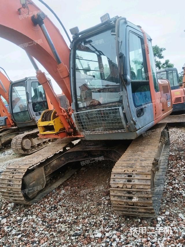 顶棚整体(驾驶室部分) 顶棚整体(驾驶室部分)