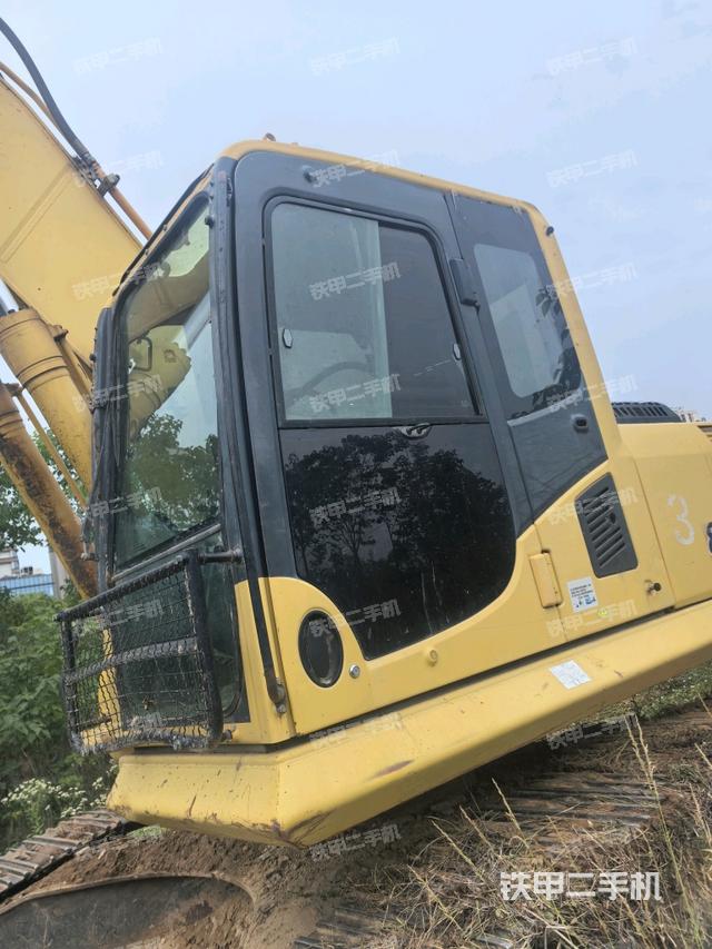 驾驶室左前45度(驾驶室部分) 驾驶室左前45度(驾驶室部分)