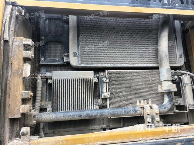 散热器正面(大件舱室) 散热器正面(大件舱室)