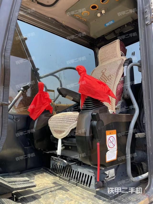 驾驶室整体（整机外观）