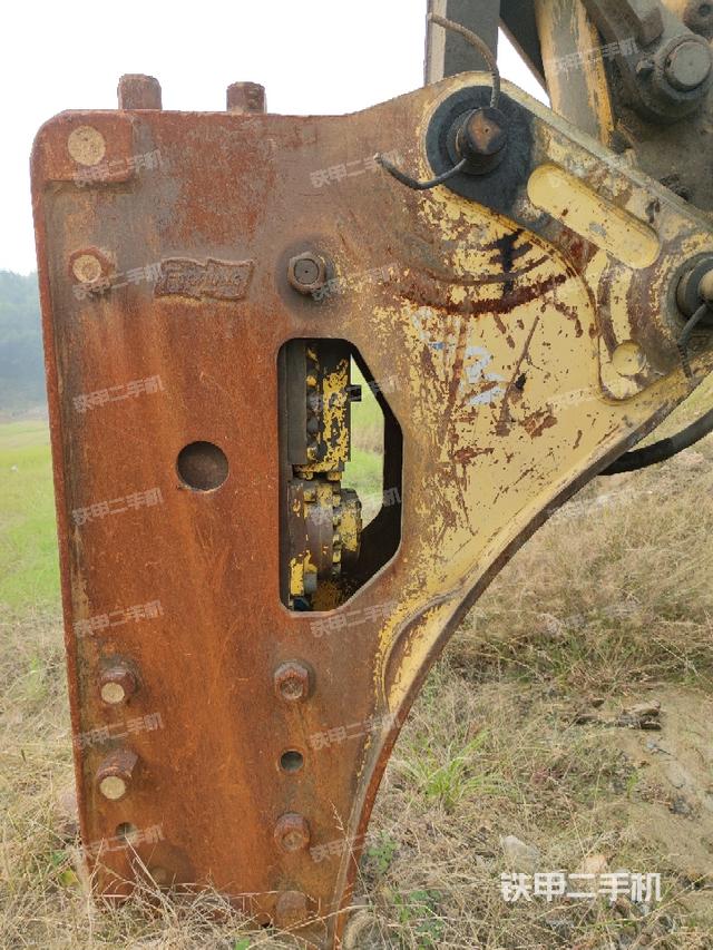 铲斗右后整体(工作和回转装置) 铲斗右后整体(工作和回转装置)