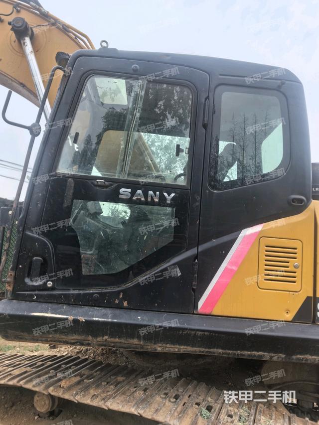 驾驶室左后45度(驾驶室部分) 驾驶室左后45度(驾驶室部分)