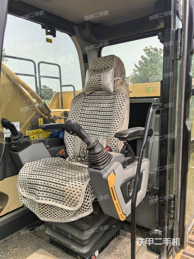 驾驶室整体（整机外观）