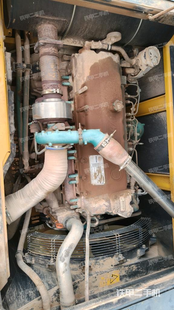 发动机整体俯视(整机外观) 发动机整体俯视(整机外观)