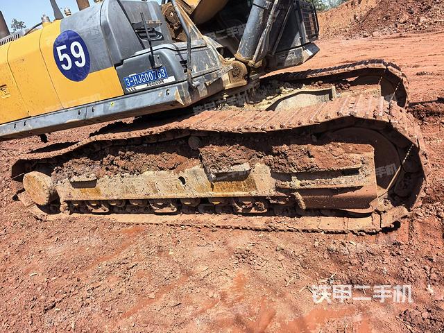 右侧履带整体（行走机构）