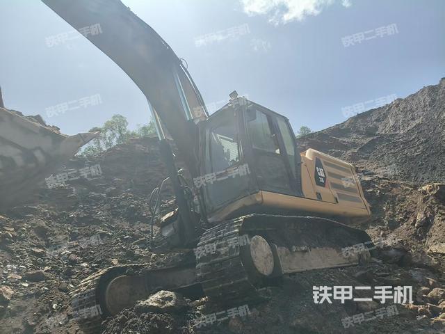 单侧履带整体(整机外观) 单侧履带整体(整机外观)