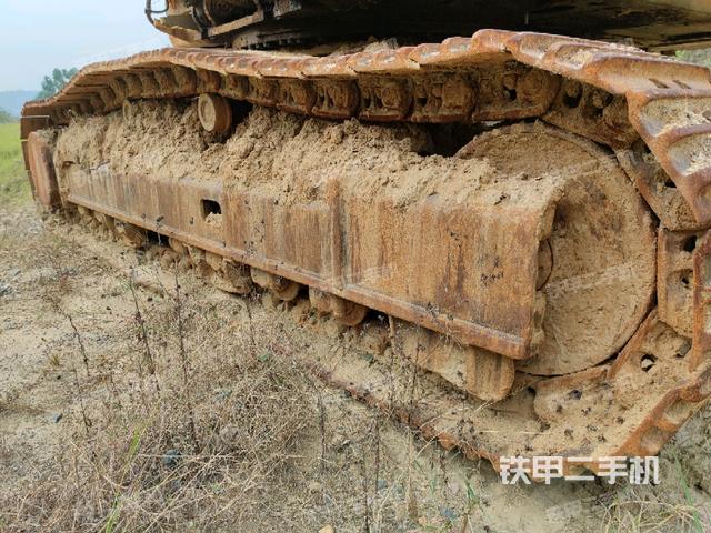 右侧履带整体(行走机构) 右侧履带整体(行走机构)