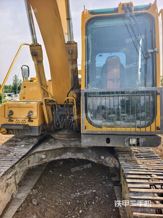 大臂油缸整體?豎拍（工作和回轉(zhuǎn)裝置）