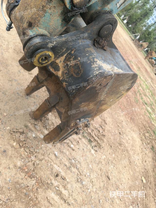 鏟斗右后整體（工作和回轉(zhuǎn)裝置）