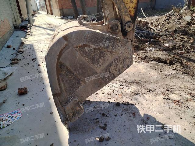 铲斗45度(工作和回转装置) 铲斗45度(工作和回转装置)
