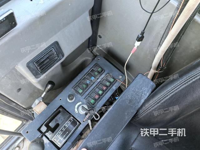 駕駛室正側（駕駛室/操作室）