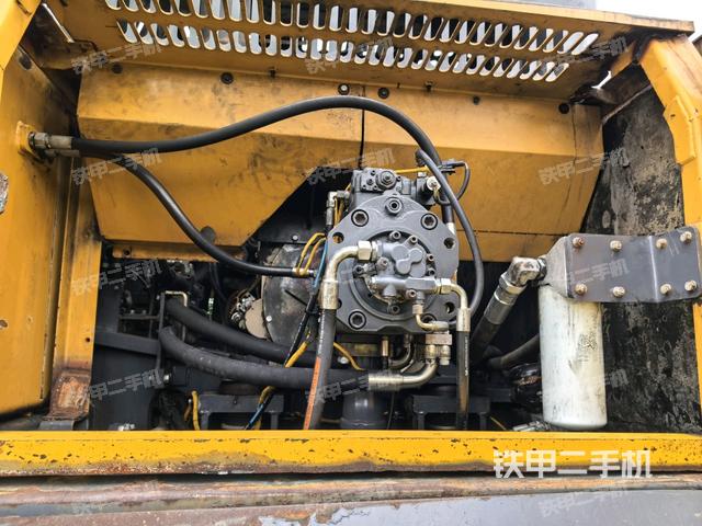 液压泵斜45 左（大件舱室）