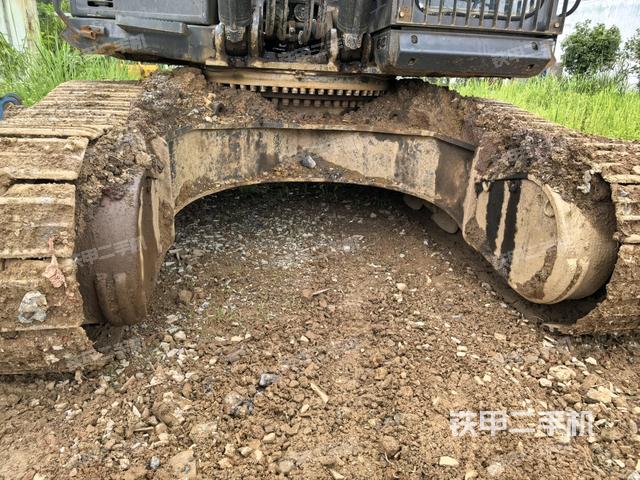 转盘和下车架正前（工作和回转装置）