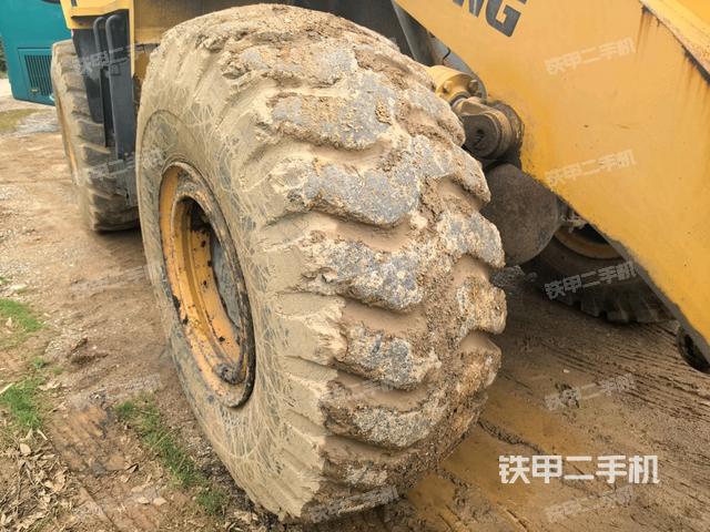 左前轮(行走机构) 左前轮(行走机构)