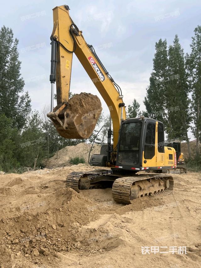 驾驶室整体(整机外观) 驾驶室整体(整机外观)