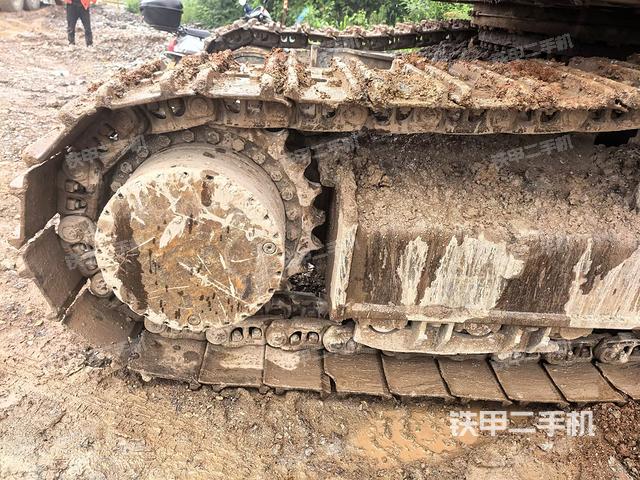 右驱动轮(行走机构) 右驱动轮(行走机构)