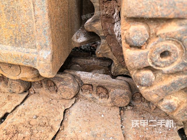 右侧履带整体(行走机构) 右侧履带整体(行走机构)