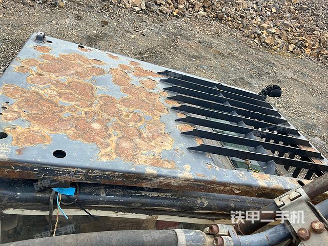 驾驶室顶部（整机外观）