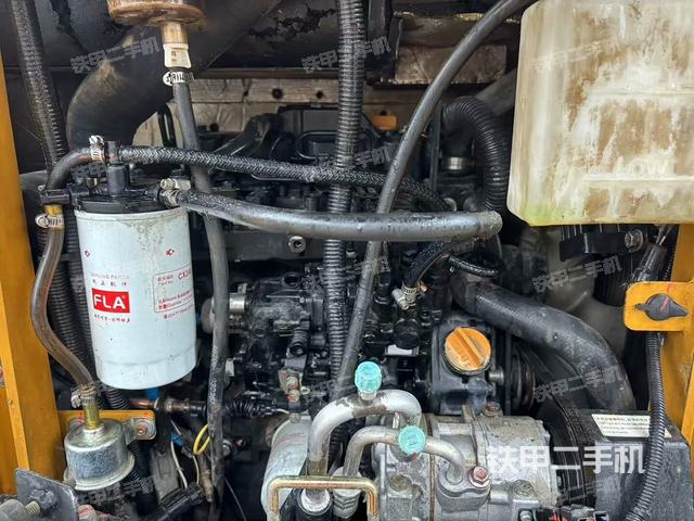 发动机整体俯视(整机外观) 发动机整体俯视(整机外观)