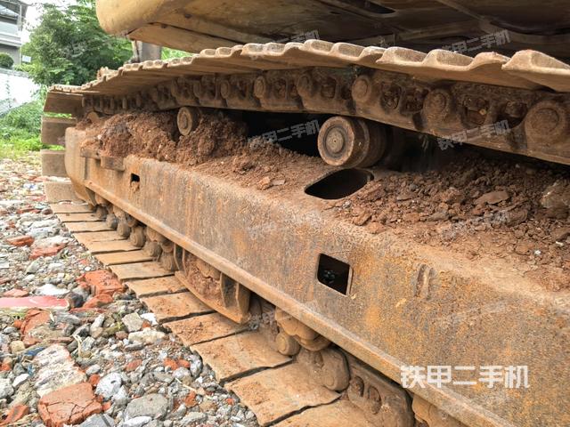 右驱动轮(行走机构) 右驱动轮(行走机构)