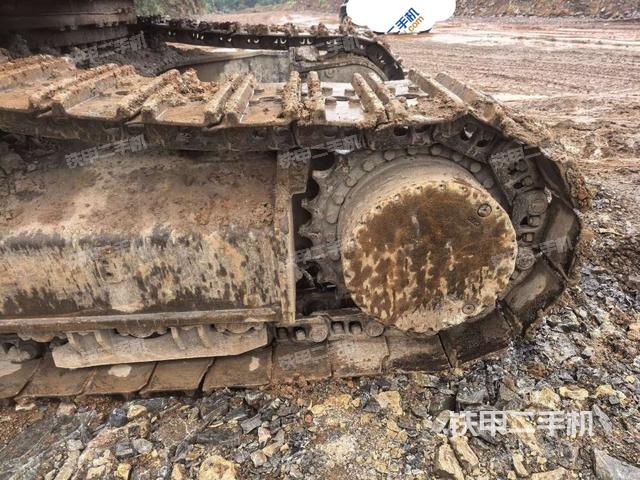 左驱动轮(行走机构) 左驱动轮(行走机构)