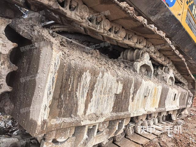 左导向轮(行走机构) 左导向轮(行走机构)