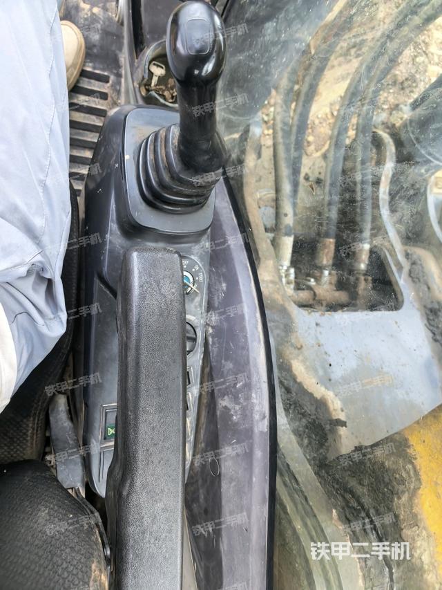 座椅后部（驾驶室部分）