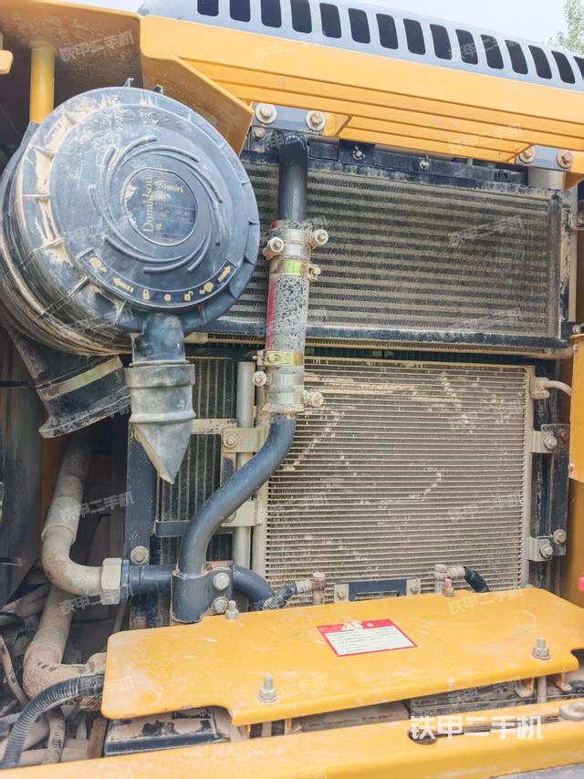 散热器正面(大件舱室) 散热器正面(大件舱室)