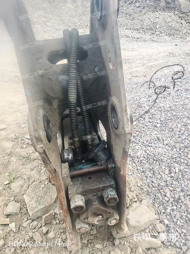 整機(jī)右側(cè)（設(shè)備外觀及核心部件）