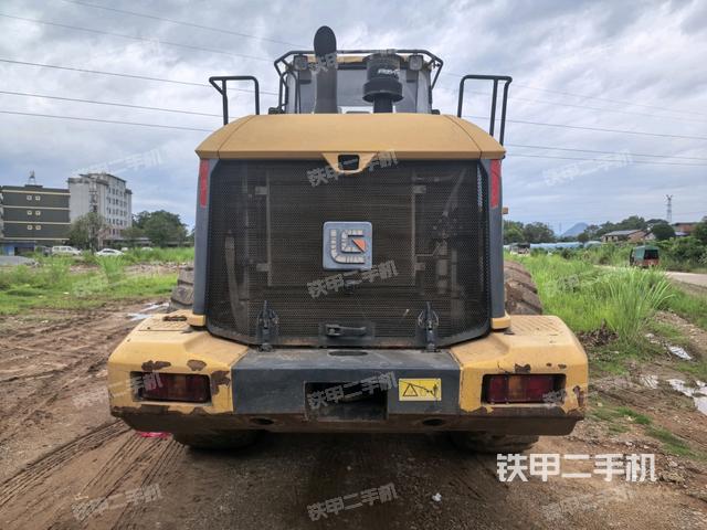 正后方(整机外观) 正后方(整机外观)