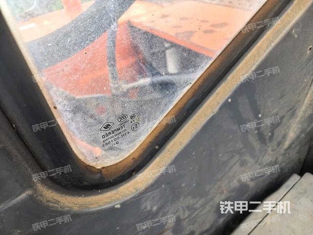 右侧玻璃角标(驾驶室部分) 右侧玻璃角标(驾驶室部分)