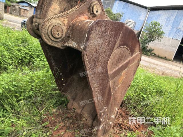 铲斗45度(工作和回转装置) 铲斗45度(工作和回转装置)