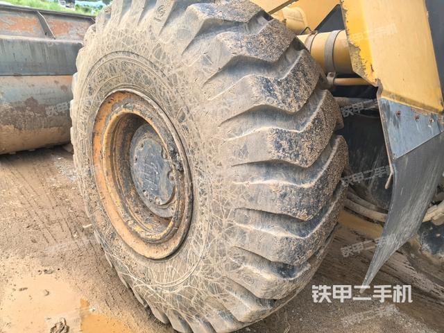 右前轮(行走机构) 右前轮(行走机构)