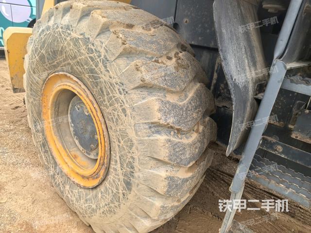 左后轮(行走机构) 左后轮(行走机构)