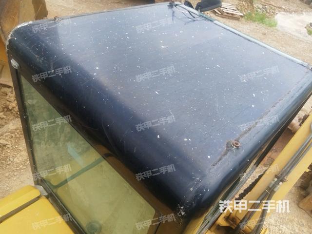 驾驶室顶部(整机外观) 驾驶室顶部(整机外观)