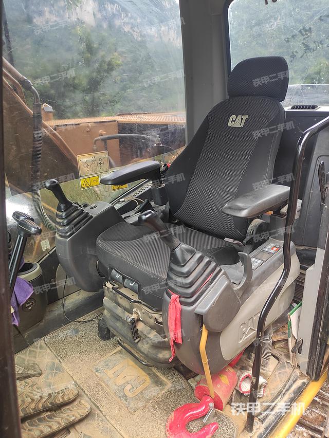 驾驶室整体(整机外观) 驾驶室整体(整机外观)