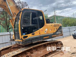 现代R215-9挖掘机实拍图片
